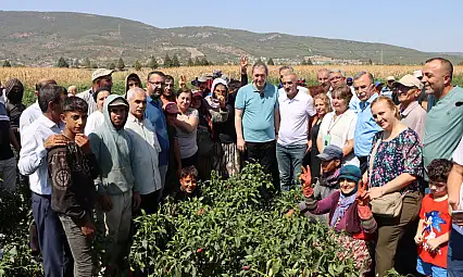 DEM Parti Eş Genel Başkanı Torbalı'da tarım işçileri ile buluştu