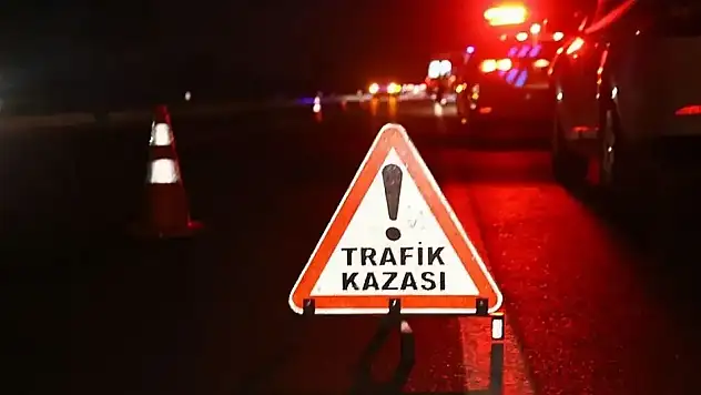 Yazıbaşı'nda işçi servisi ile motosiklet çarpıştı