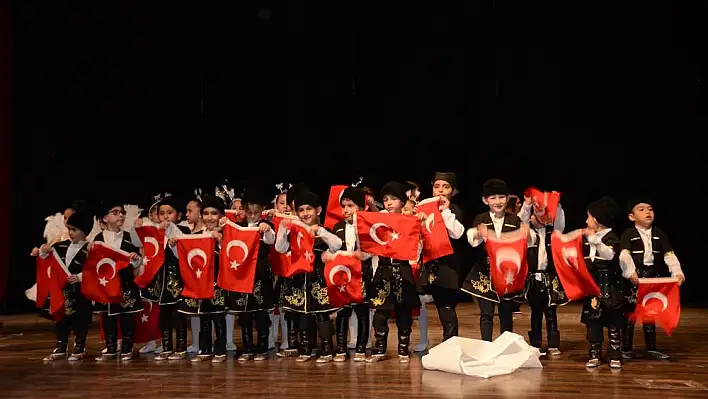 ANAOKULU ÖĞRENCİLERİNDEN MUHTEŞEM PERFORMANS