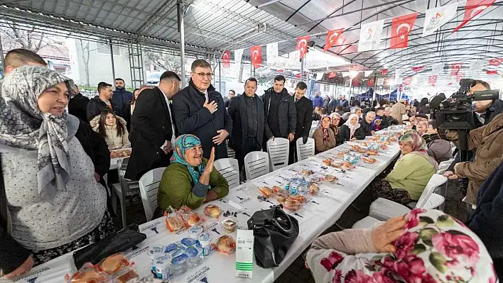 Başkan Tugay ramazan ayının üçüncü iftarında Bayındır'daydı