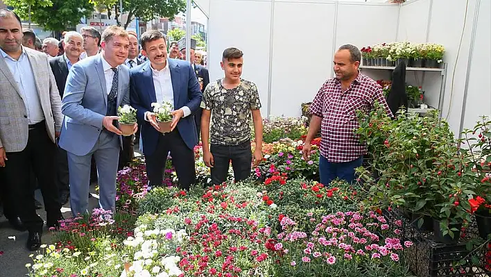 Bayındır Çiçek Festivali'ne Torbalı da ilgi gösterdi