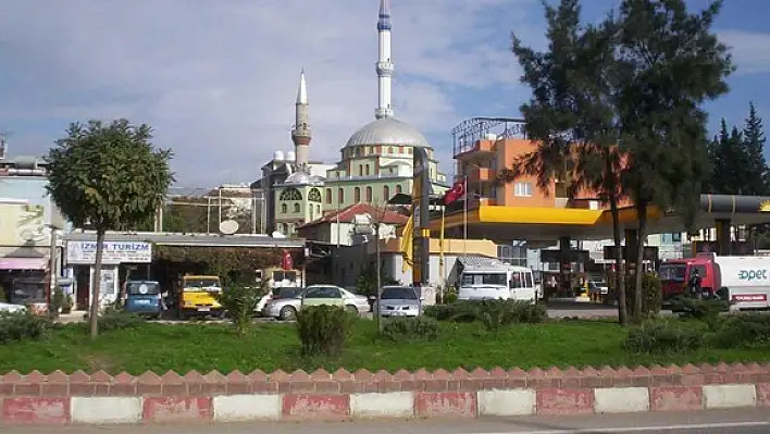 Bu sefer cami hoparlöründen Bülent Ersoy seslendi