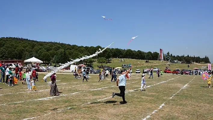 Çocuklar gökyüzünü renklendirdi