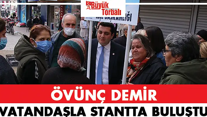 Demir, vatandaşla stantta buluştu