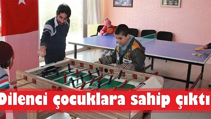 Dilenci çocuklara sahip çıktı