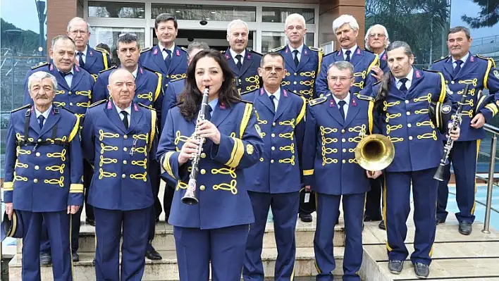 Erkek bandonun Kadın klarnetçisi