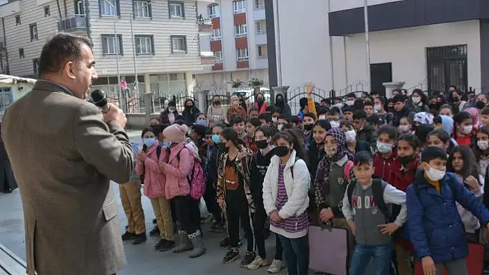 Fatih ilkokulundan sonra ortaokulu da açıldı