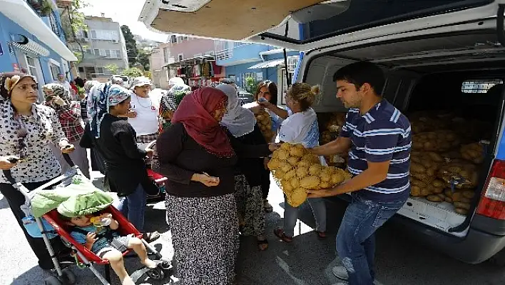 Konak’ta 11 Bin Aileye Patates Yardımı