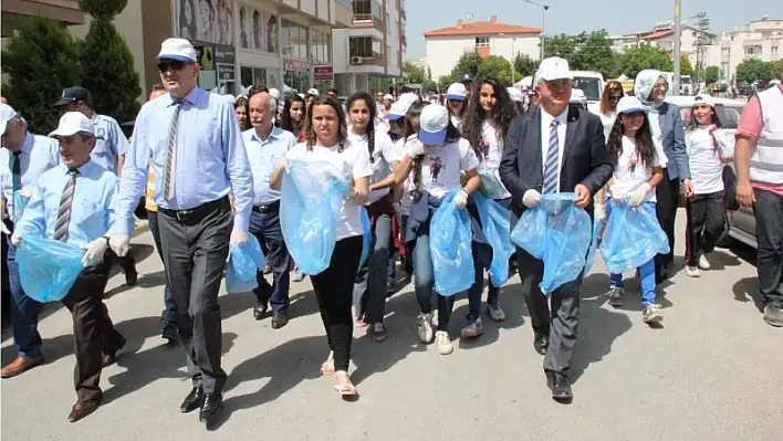 Protokol çöp topladı