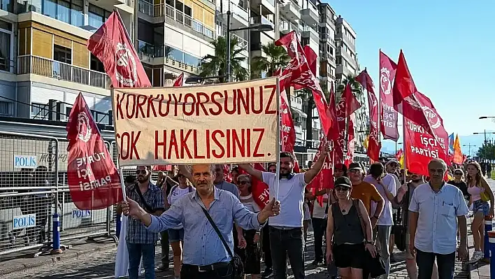 Sokak hayvanları için kafesli protesto: Aktivistler tek yürek oldu