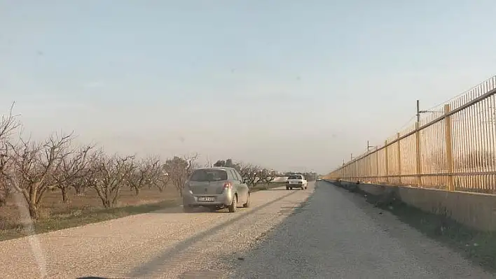 Sürücüler, trafikten kaçmak için her yolu deniyor