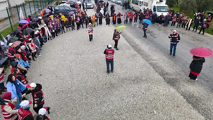 T.T.L Tütün fabrikasında da işçiler iş bıraktı