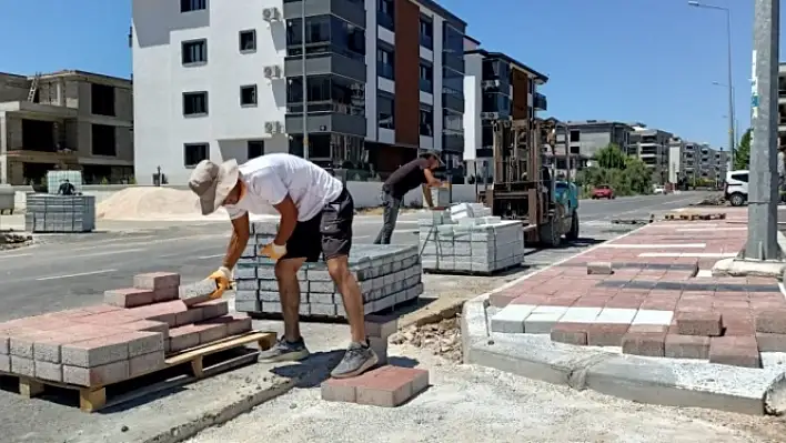 TORBALI BELEDİYESİ’NDEN BU KEZ KALDIRIM ATAĞI