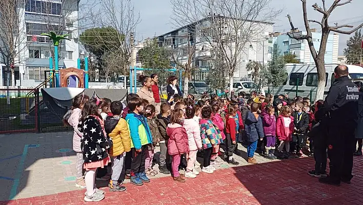 Torbalı İtfaiyesi'nden mesleki tanıtım etkinliği