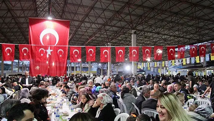 Torbalı İYİ Parti'nin iftarına yoğun katılım