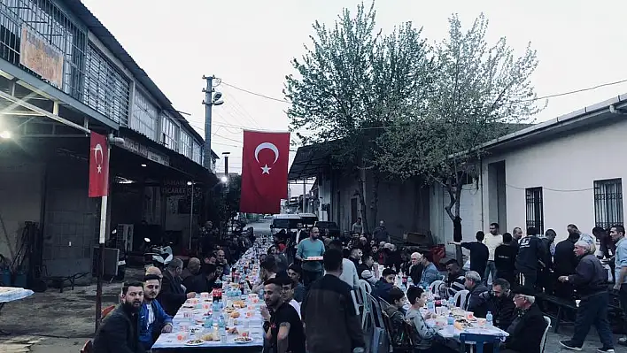 Torbalı sanayisi bu sefer iftar için aynı sofrada