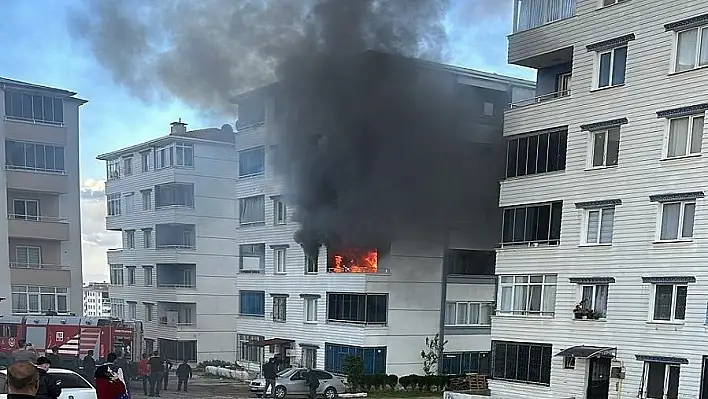 Torbalı’da evini yakıp sosyal medyada canlı yayın açtı