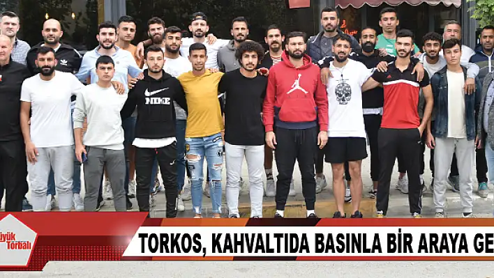 Torkos kahvaltıda basınla bir araya geldi