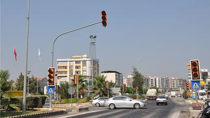 Trafik lambaları yanmayınca ortalık karıştı