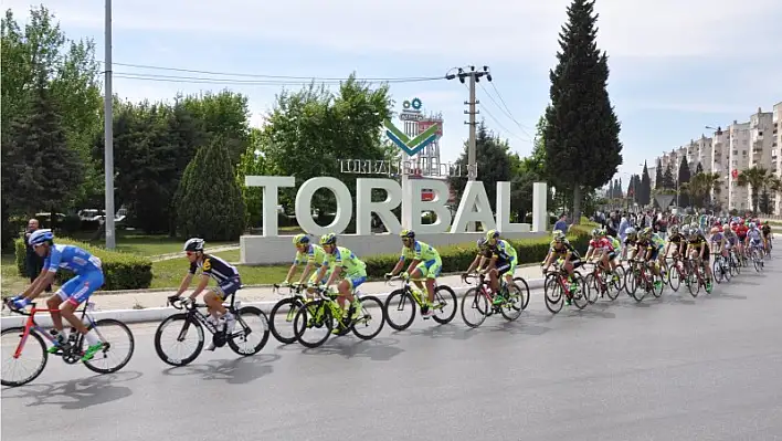 Uluslararası sporcular Torbalı'da pedal çevirdi