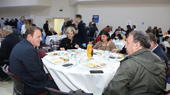 Uygur ailesinde İsmail Uygur için iftar yemeği