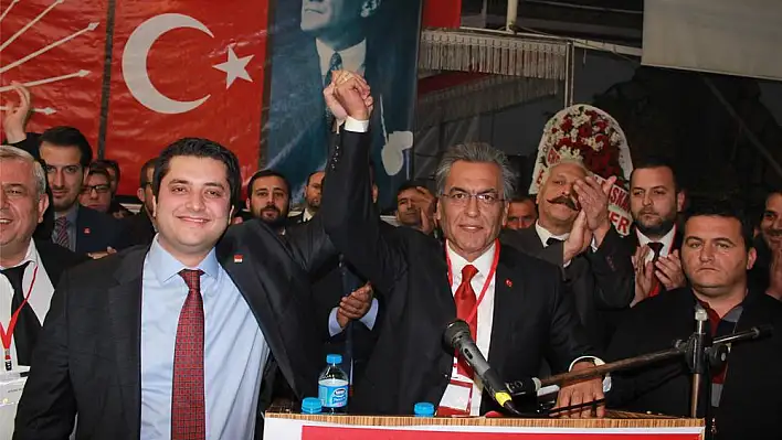 Uygur yeniden başkan