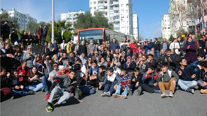 Vatandaş 90 dakika için yol kesti