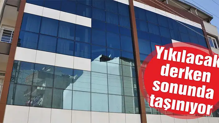 Yıkılıyor!