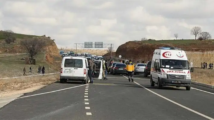 Yol üzerinde hain saldırı: 2 asker şehit