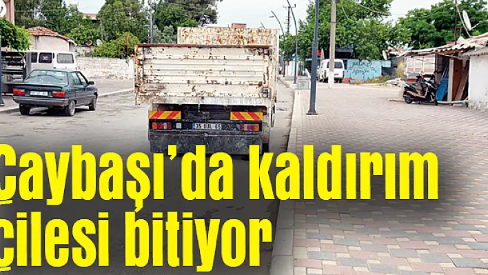 Yoldan geniş kaldırım daraltıldı