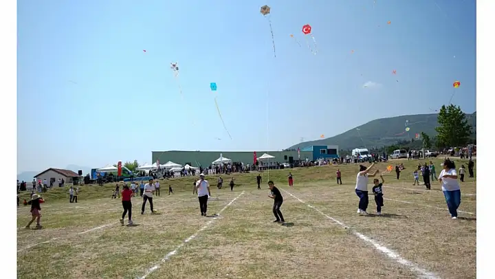 Pazar günü gökyüzü rengarenk olacak